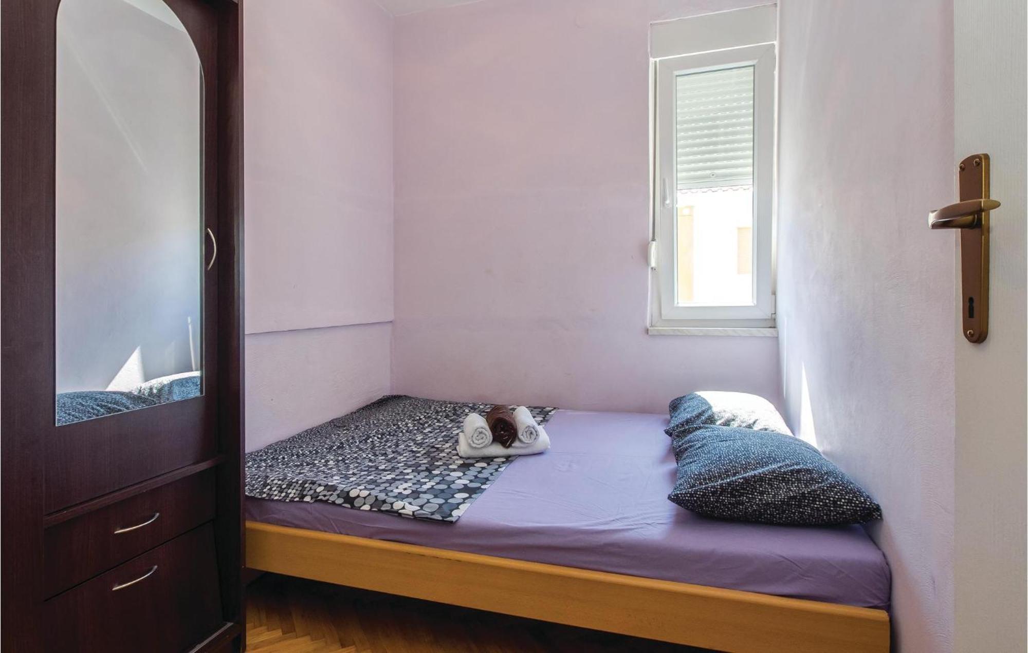 Amazing Apartment In Split With Kitchen 외부 사진