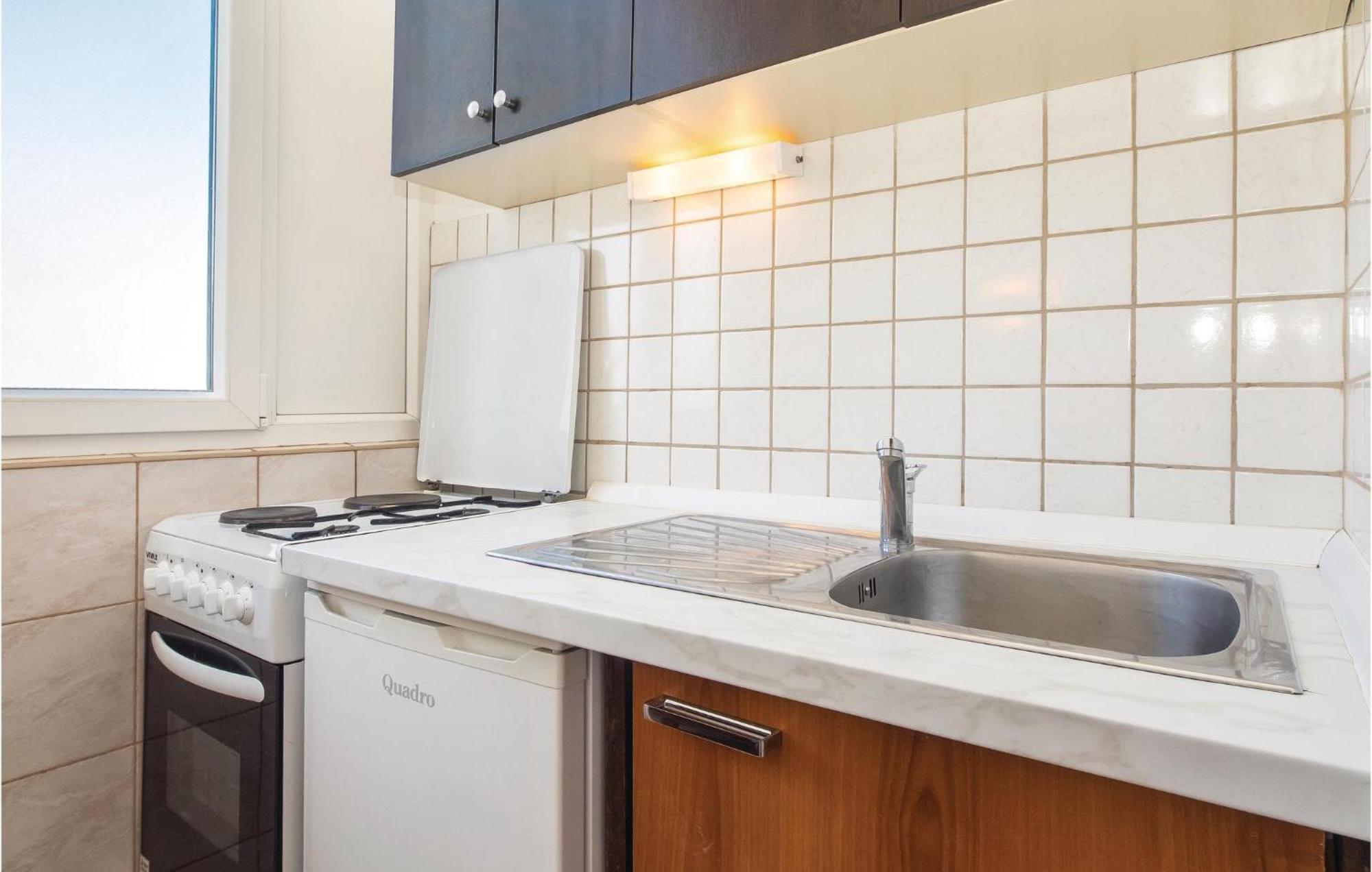 Amazing Apartment In Split With Kitchen 외부 사진