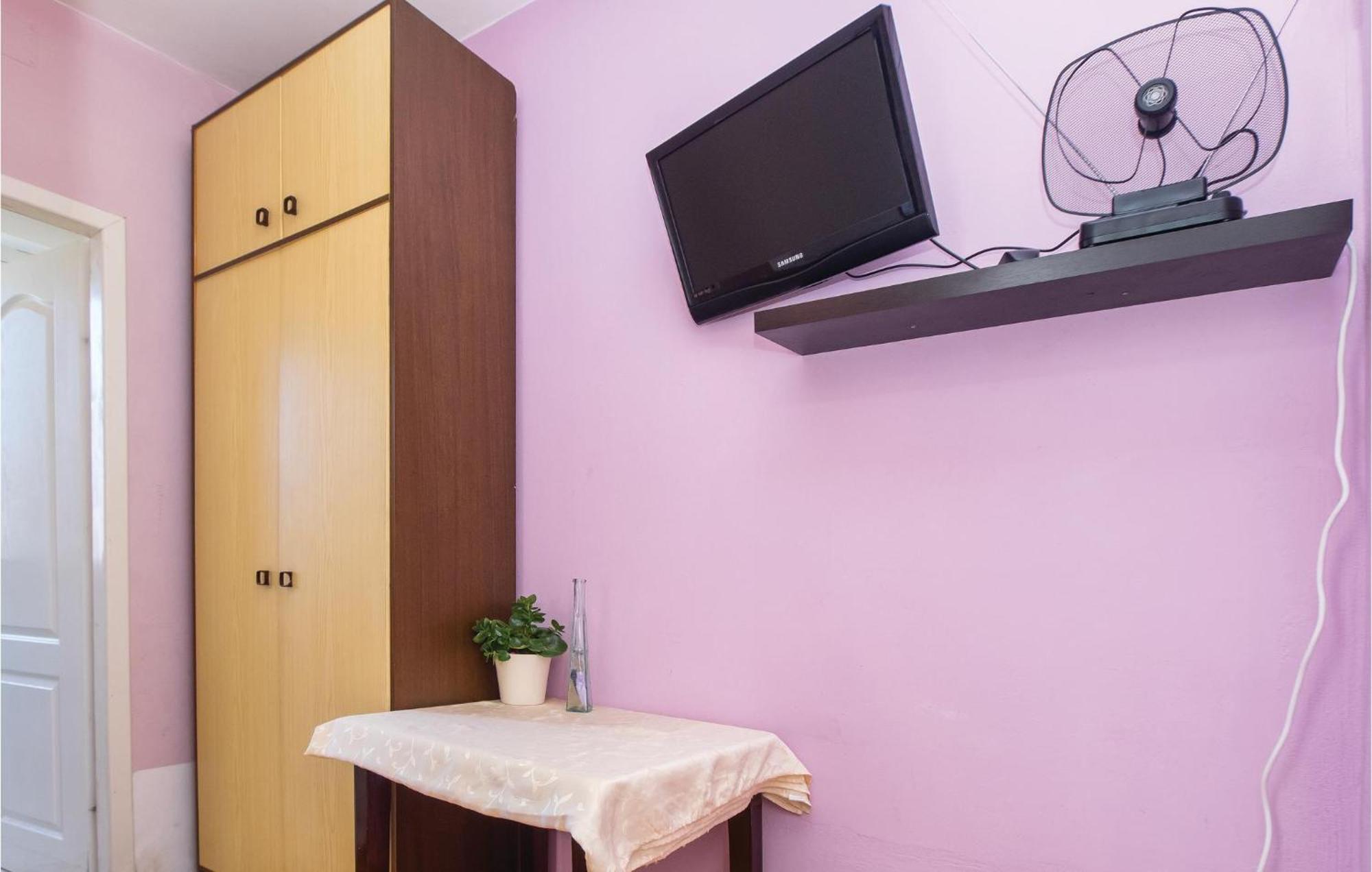 Amazing Apartment In Split With Kitchen 외부 사진