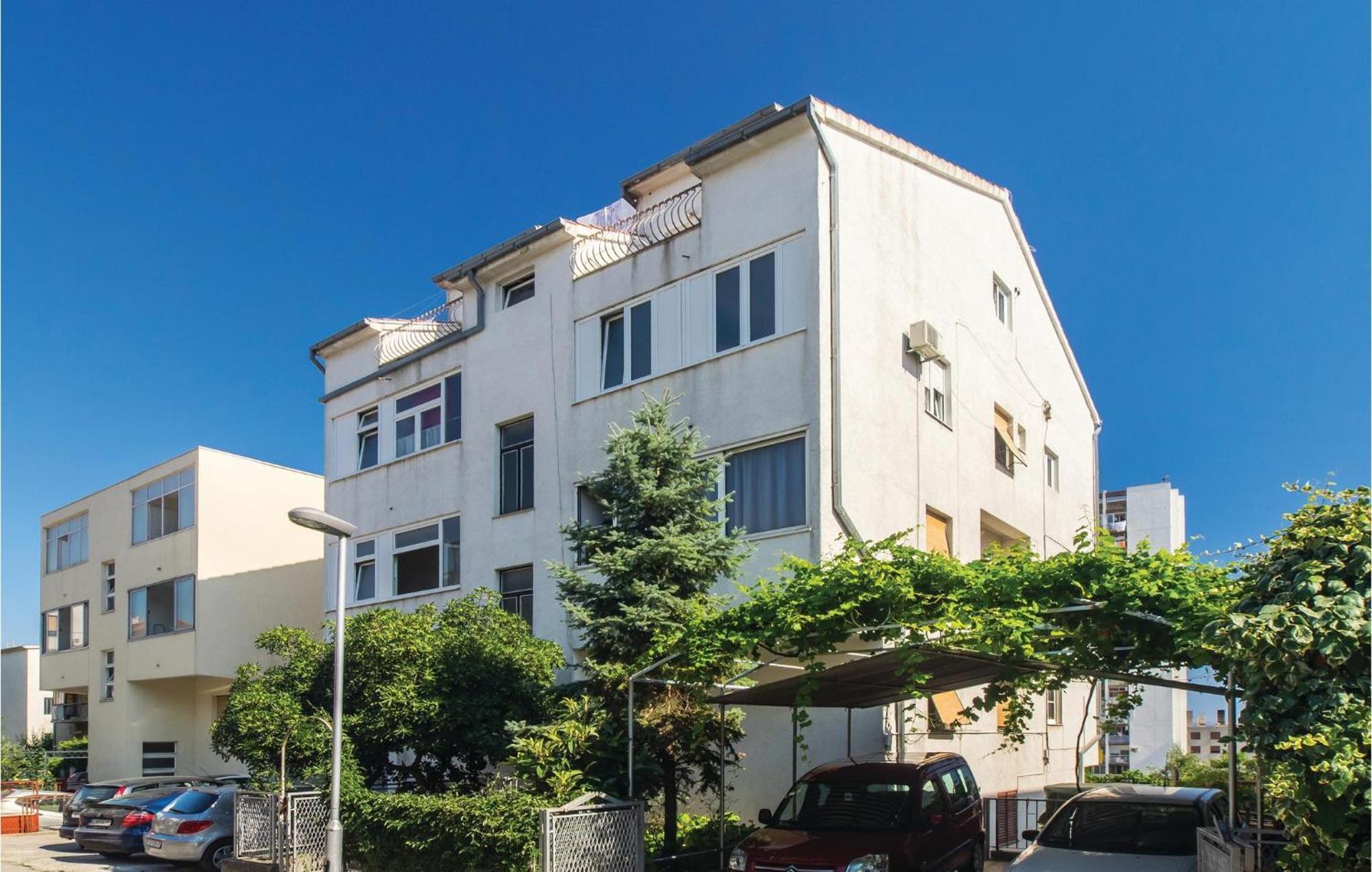 Amazing Apartment In Split With Kitchen 외부 사진
