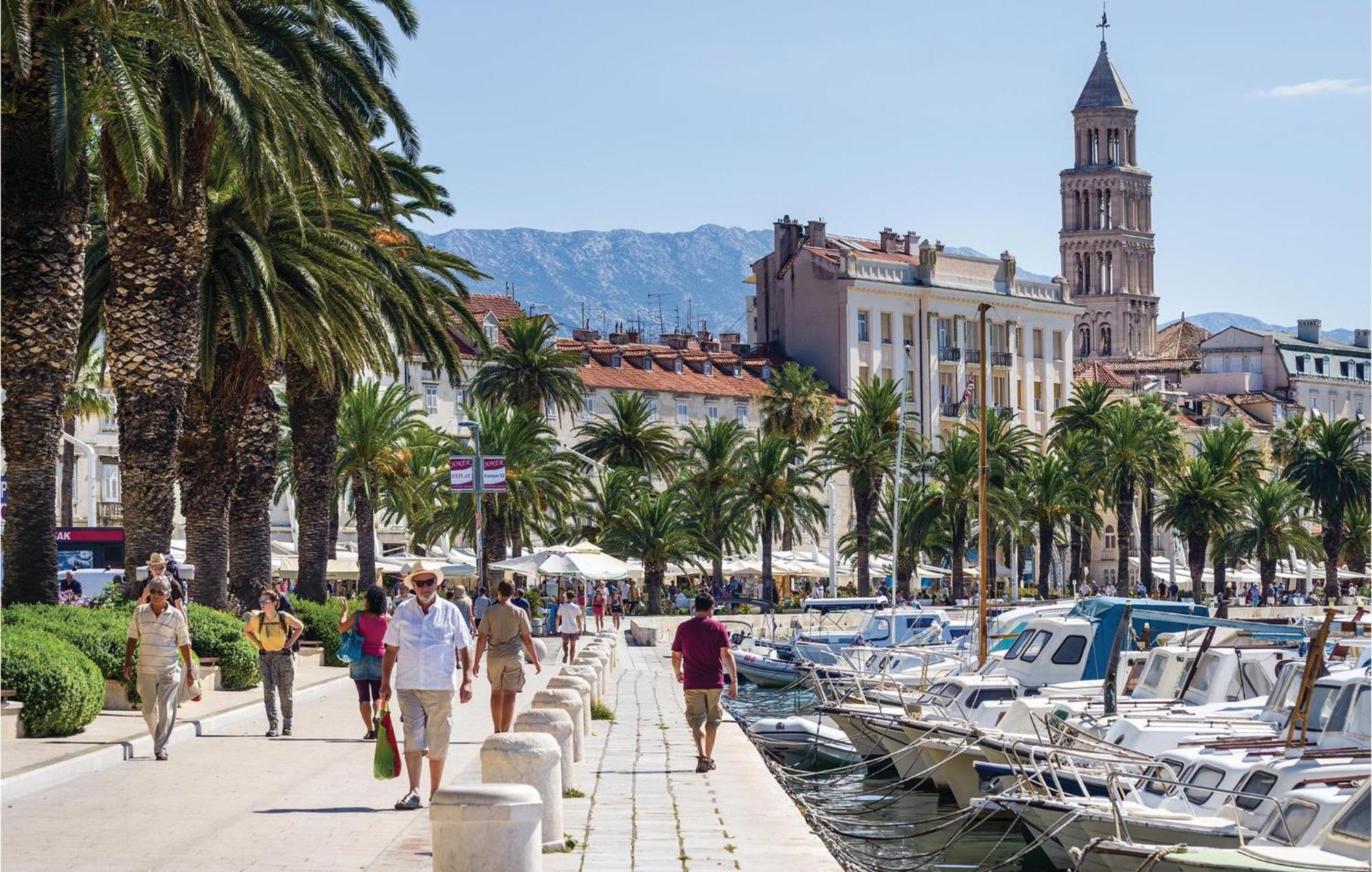 Amazing Apartment In Split With Kitchen 외부 사진